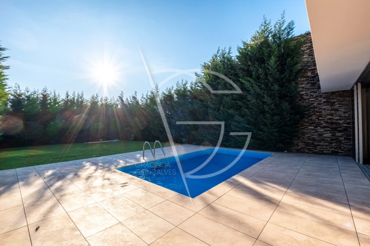 Moradia T4 para Venda em Água Longa Foto 19