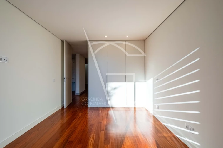 Moradia T4 para Venda em Água Longa Foto 22