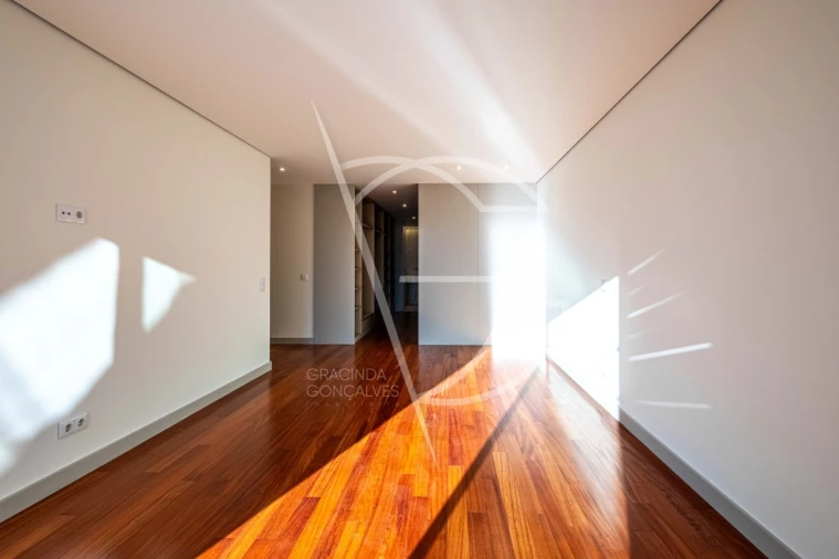 Moradia T4 para Venda em Água Longa Foto 25