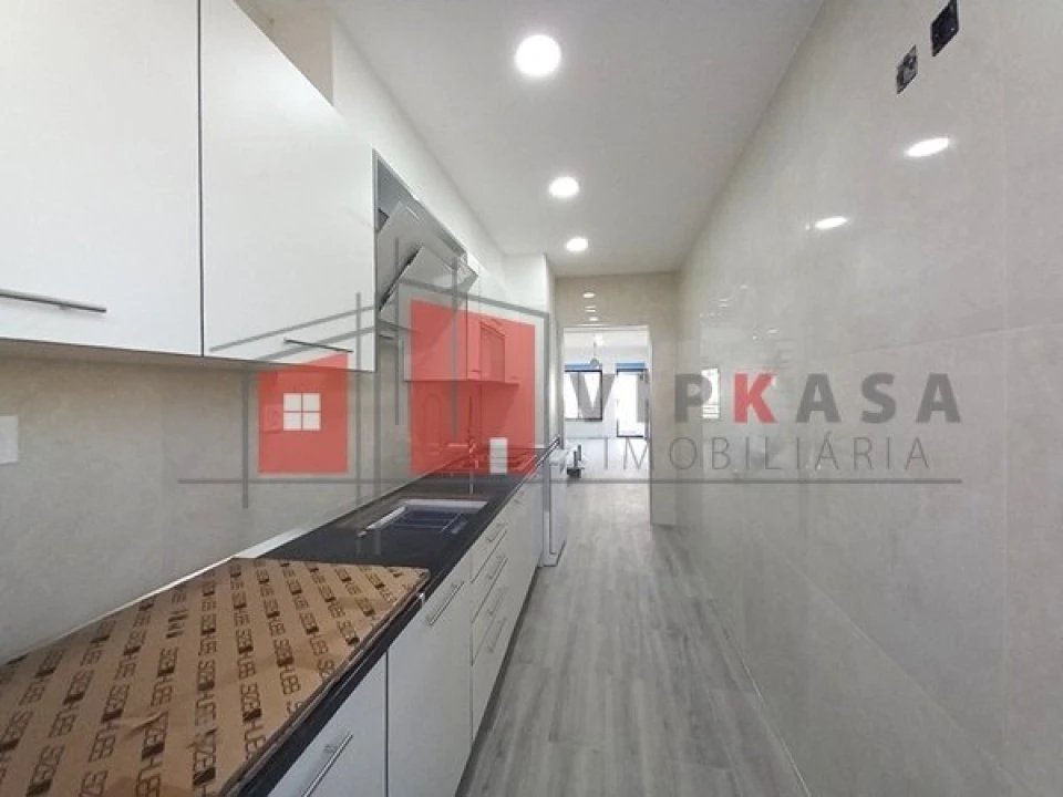 Apartamento T3 para Venda em Costa da Caparica Foto 12