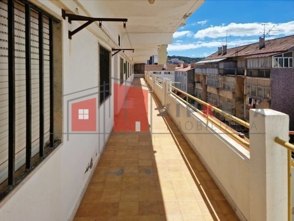 Apartamento T3 para Venda em Costa da Caparica Foto 6