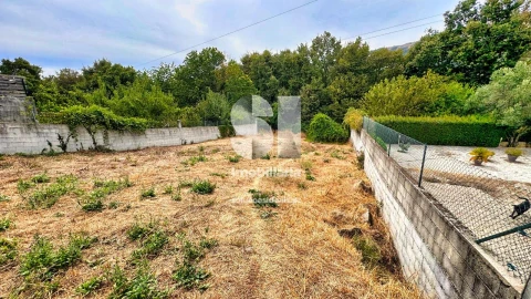 Terreno para Venda em Adoufe e Vilarinho de Samardã