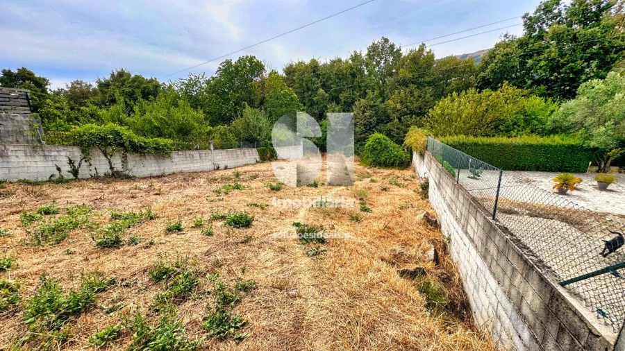 Terreno para Venda em Adoufe e Vilarinho de Samardã Foto 4