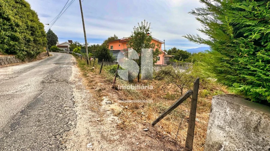 Terreno para Venda em Adoufe e Vilarinho de Samardã Foto 2