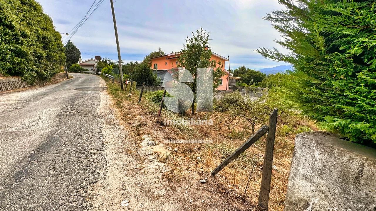 Terreno para Venda em Adoufe e Vilarinho de Samardã Foto 2