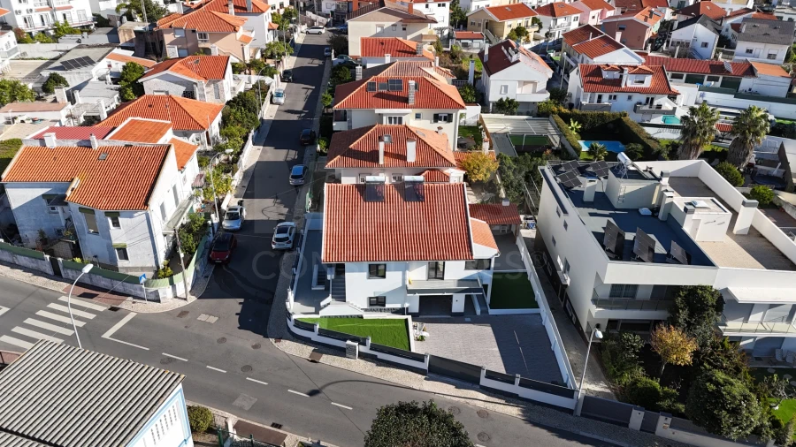 Moradia T7 para Venda em Carnaxide e Queijas Foto 2