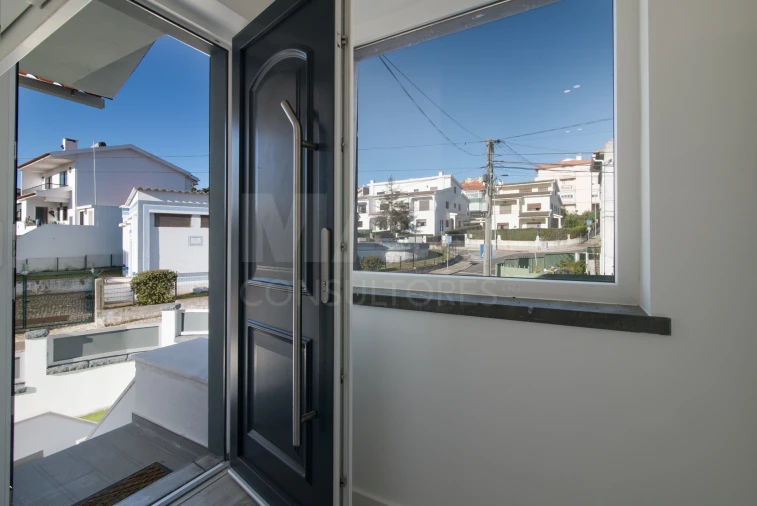 Moradia T7 para Venda em Carnaxide e Queijas Foto 3