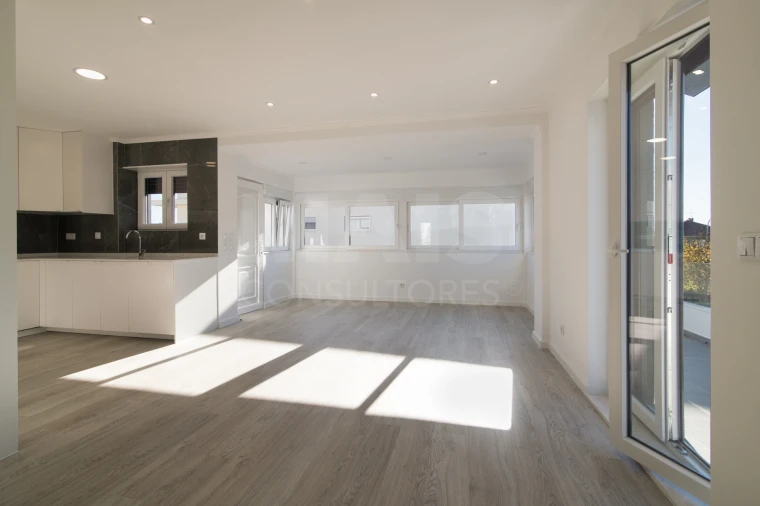 Moradia T7 para Venda em Carnaxide e Queijas