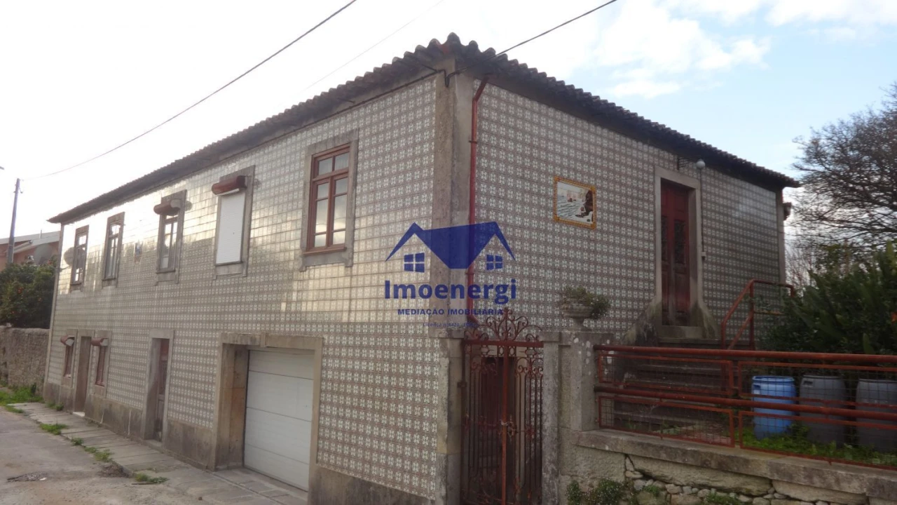 Moradia T6 para Venda em Arvore Foto 1