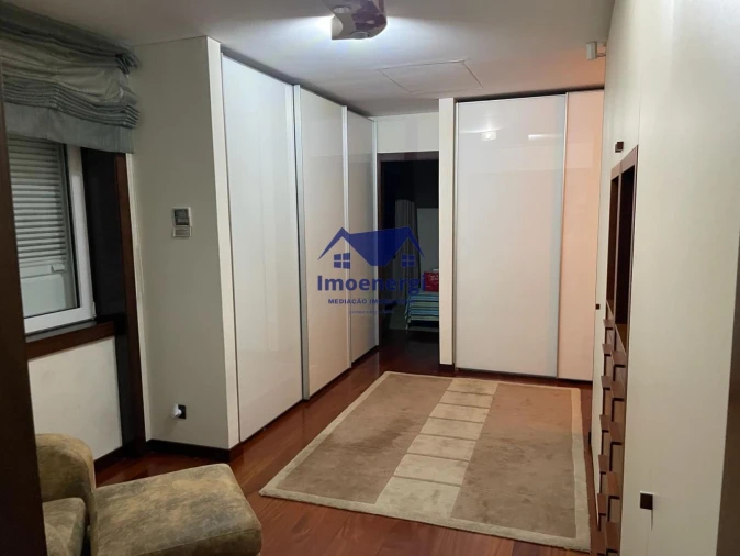 Moradia T5 para Venda em Vilar e Mosteiró Foto 15