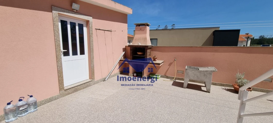 Moradia T4 para Venda em Retorta e Tougues Foto 1