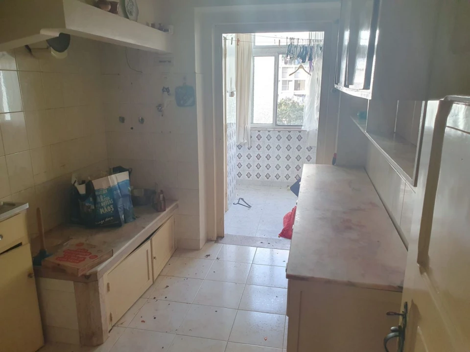 Apartamento T2 para Venda em Alvalade Foto 5