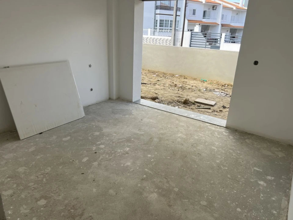Moradia T4 para Venda em Corroios Foto 10