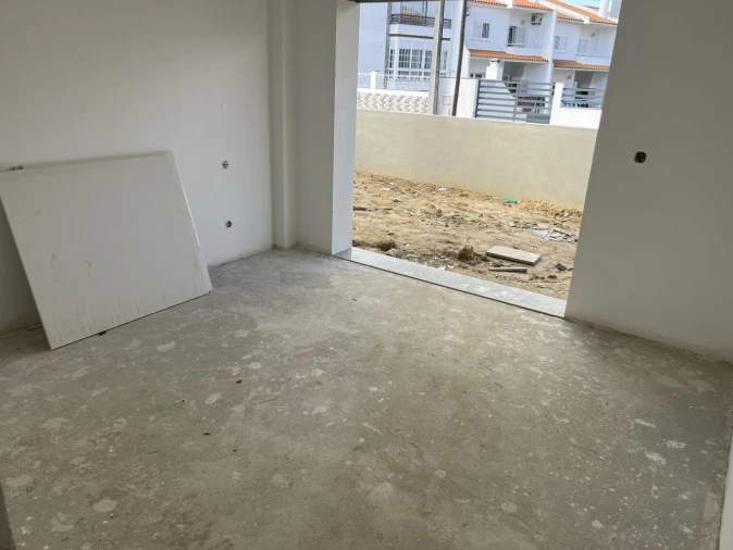 Moradia T4 para Venda em Corroios Foto 10