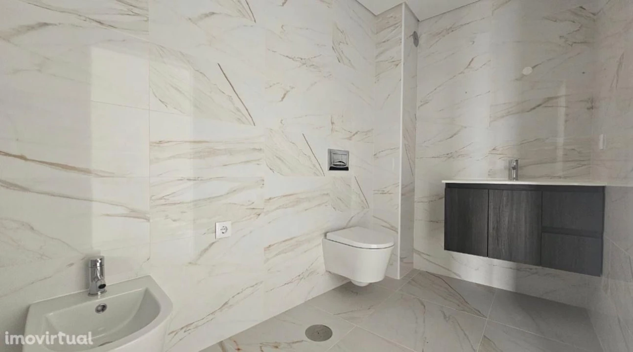 Apartamento T2 para Venda em Corroios Foto 5