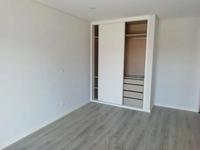 Apartamento T2 para Venda em Corroios Foto 11