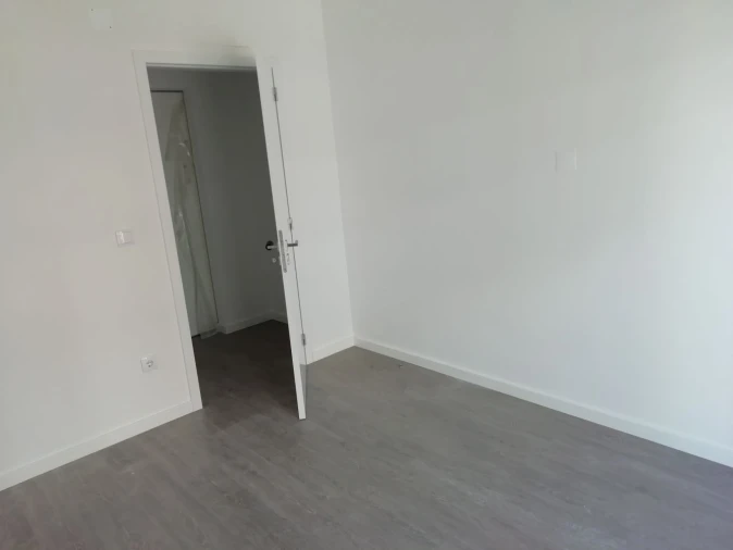 Apartamento T2 para Venda em Corroios Foto 9