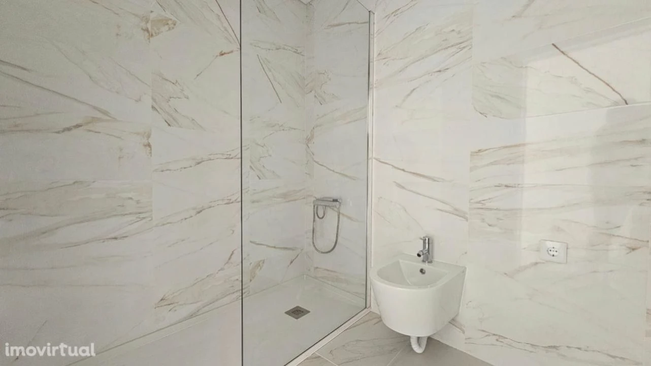 Apartamento T3 para Venda em Corroios Foto 10