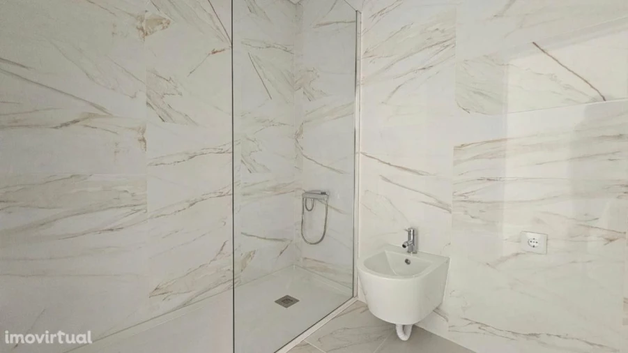 Apartamento T3 para Venda em Corroios Foto 10