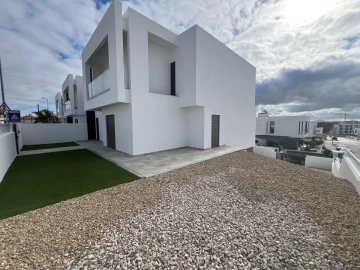 Moradia T4 para Venda em Corroios