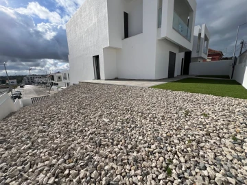 Moradia T4 para Venda em Corroios