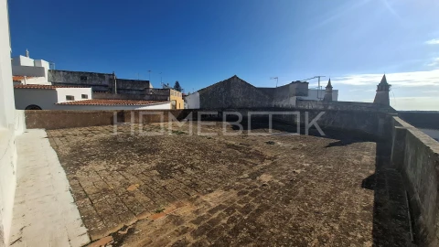 Moradia T10 para Venda em Faro (Sé e São Pedro)