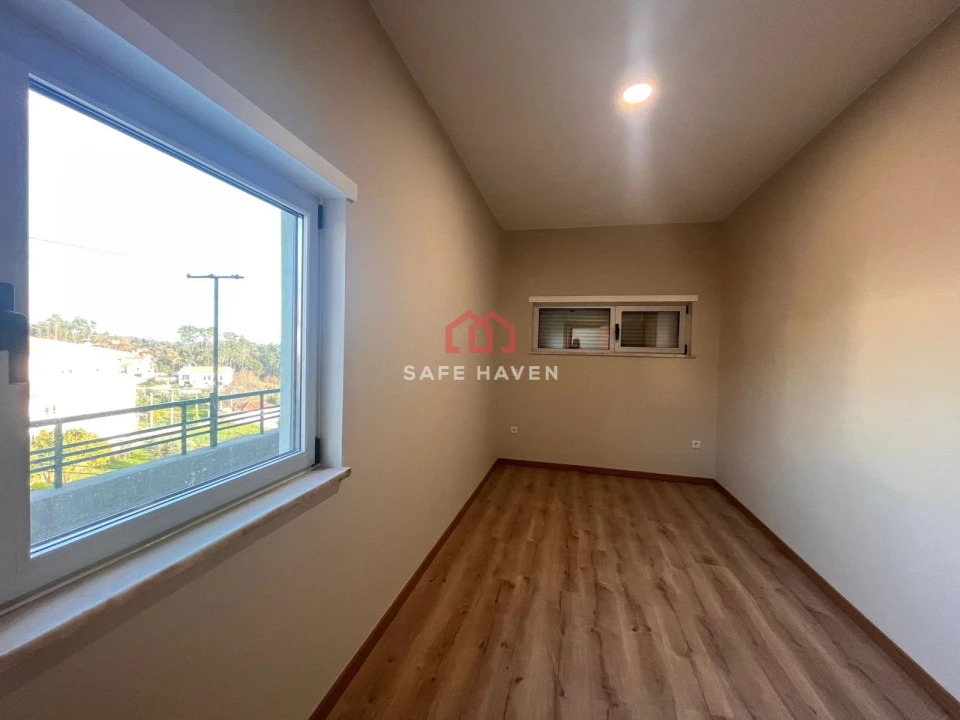 Apartamento T2 para Venda em Cavernães Foto 4