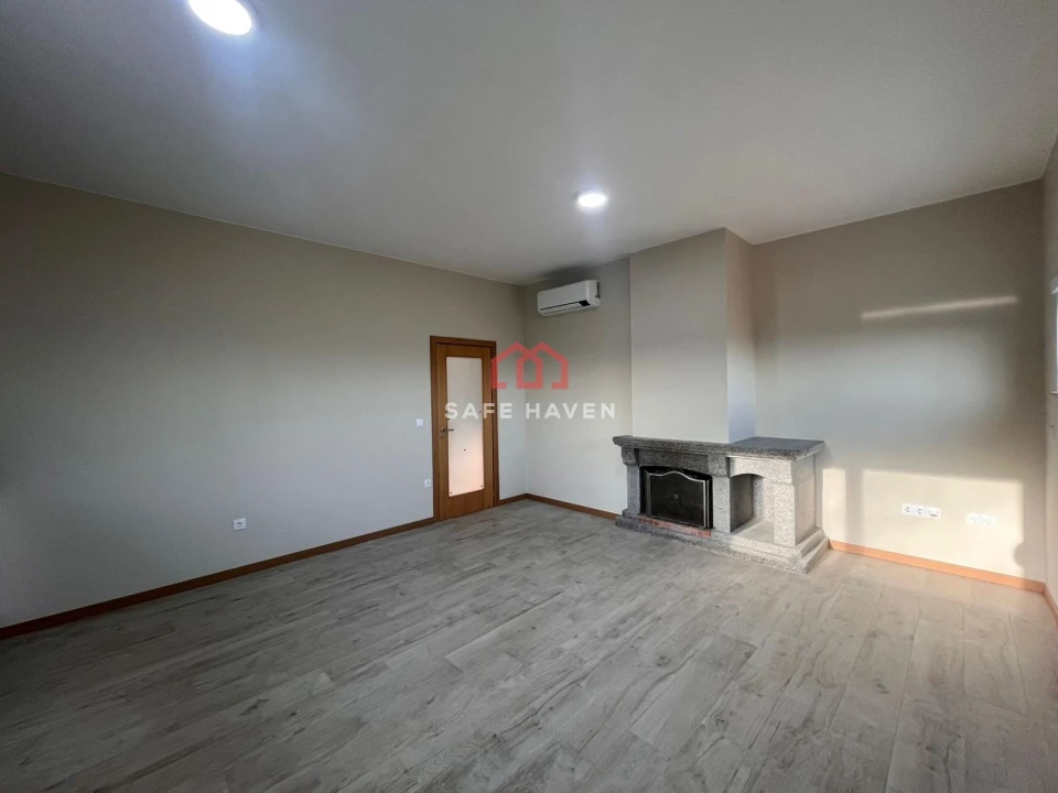 Apartamento T2 para Venda em Cavernães Foto 7