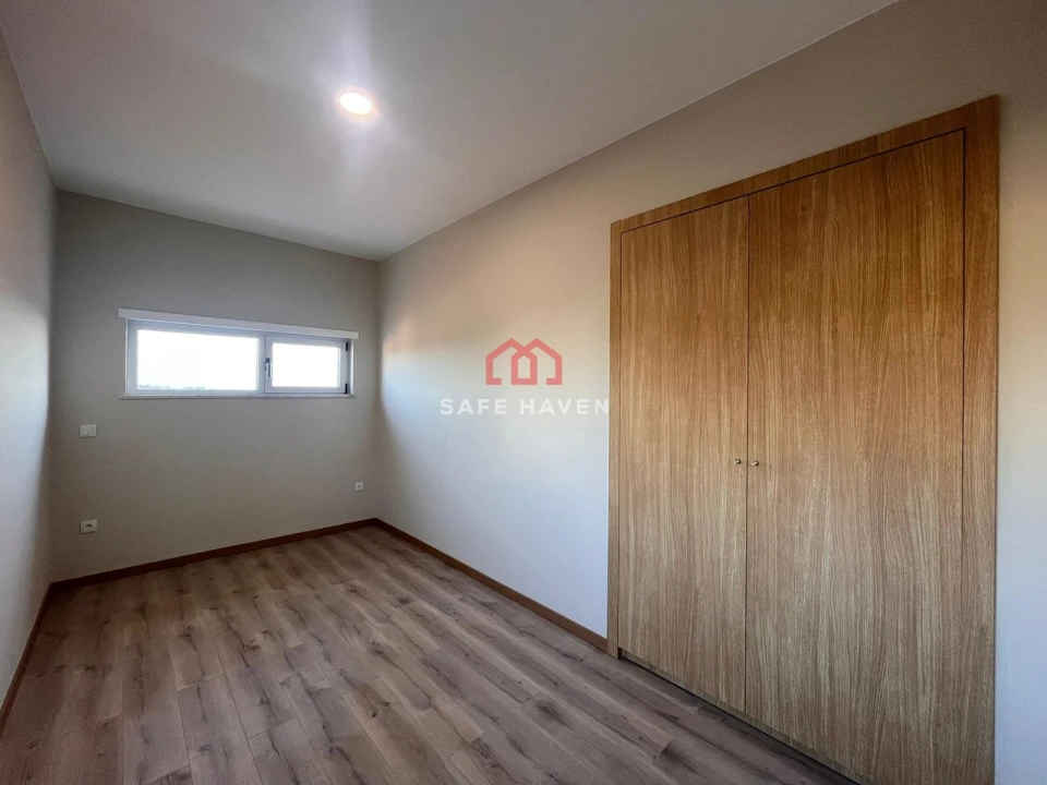 Apartamento T2 para Venda em Cavernães Foto 2
