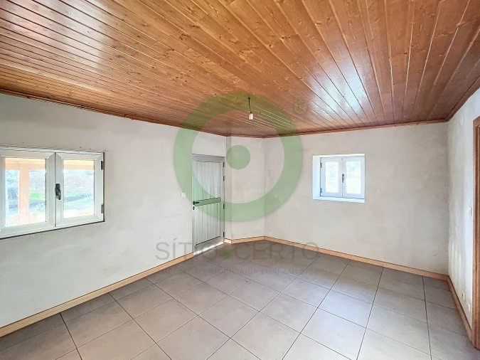 Moradia T2 para Venda em Alvites Foto 6