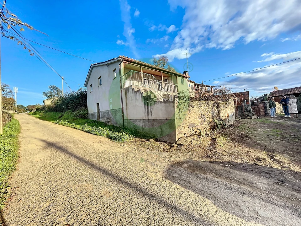 Moradia T2 para Venda em Alvites Foto 1