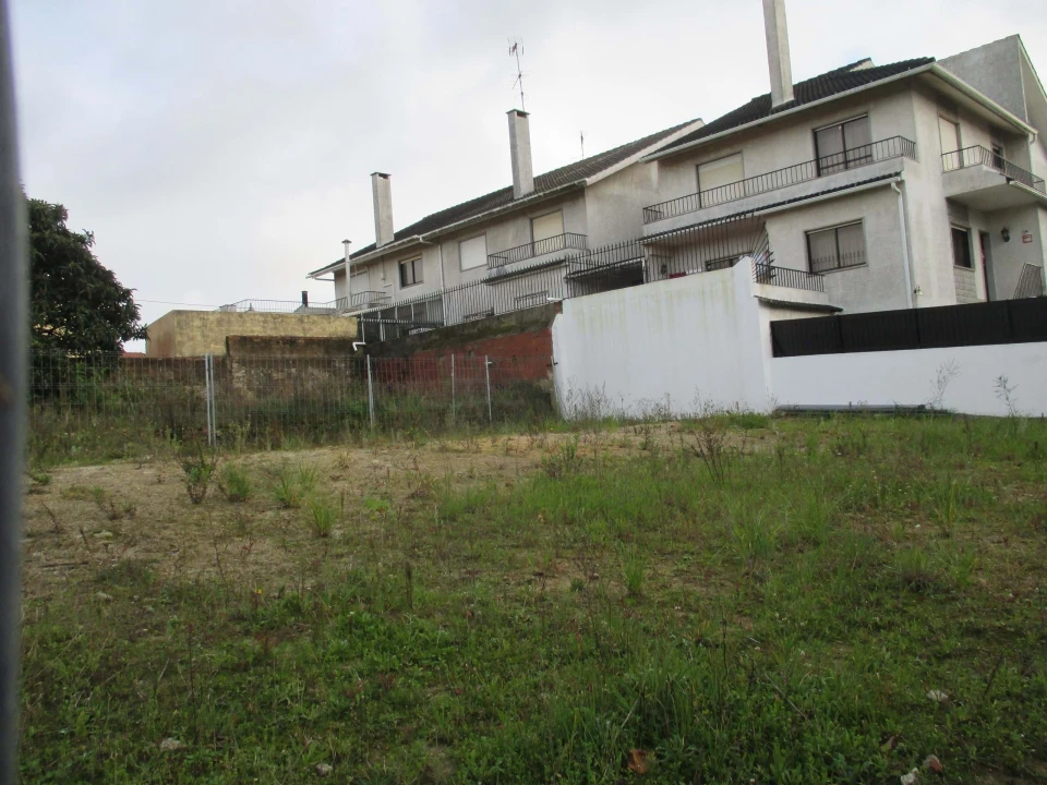 Terreno para Venda em Rio de Mouro Foto 4