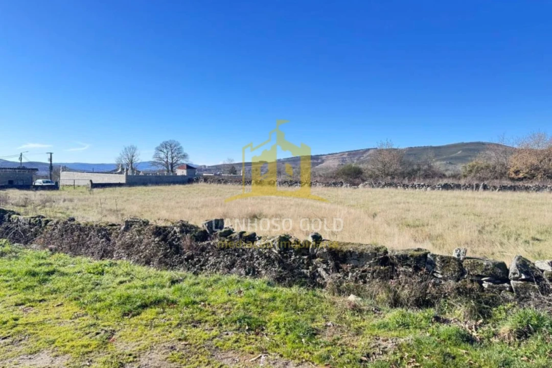 Terreno para Venda em Sarraquinhos Foto 1