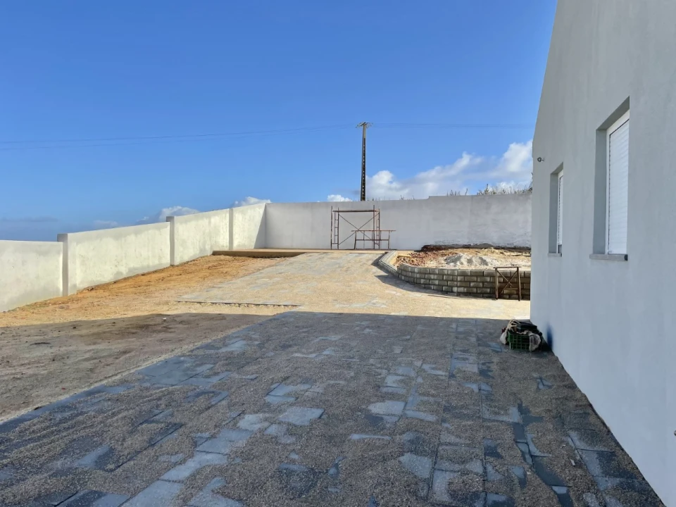 Moradia T3 para Venda em Santa Maria, São Pedro e Matacães Foto 4