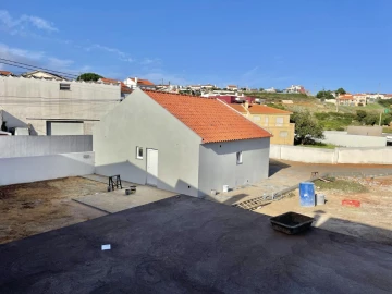 Moradia T3 para Venda em Santa Maria, São Pedro e Matacães