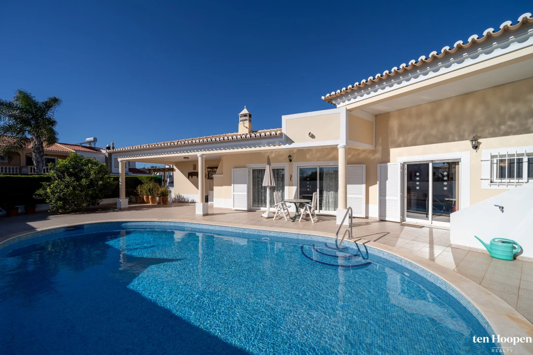 Moradia T4 para Venda em Lagos (São Sebastião e Santa Maria) Foto 3