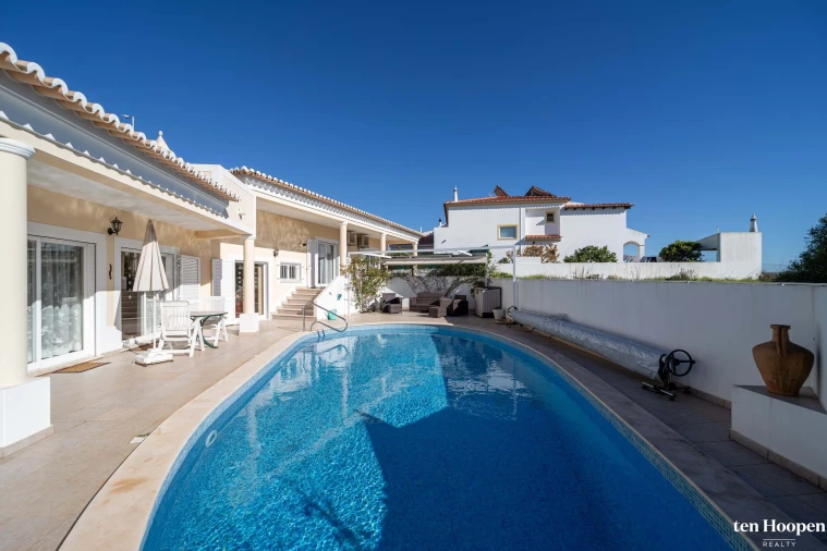 Moradia T4 para Venda em Lagos (São Sebastião e Santa Maria) Foto 2