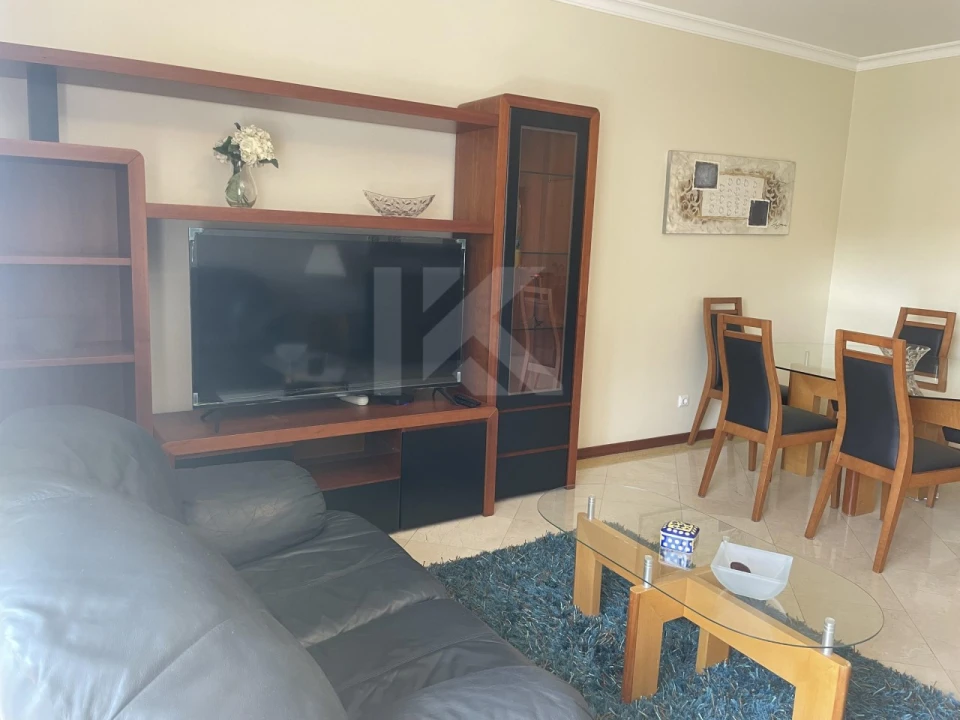 Apartamento T2 para Arrendamento em São Martinho Foto 2
