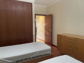 Apartamento T2 para Arrendamento em São Martinho