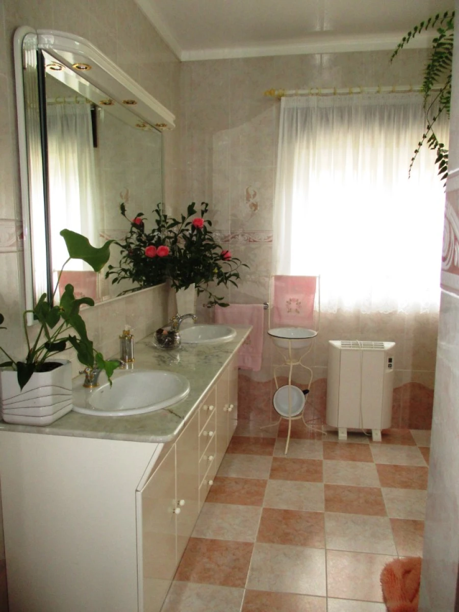 Moradia T4 para Venda em Marvila, Ribeira Santarém, São Salvador, São Nicolau Foto 27