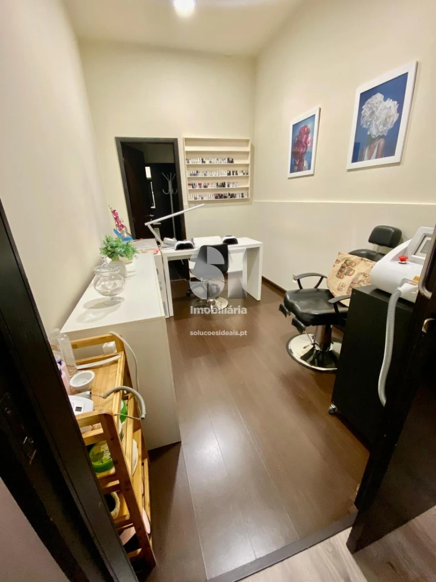 Negócio para Venda em Santo Antonio dos Olivais Foto 8