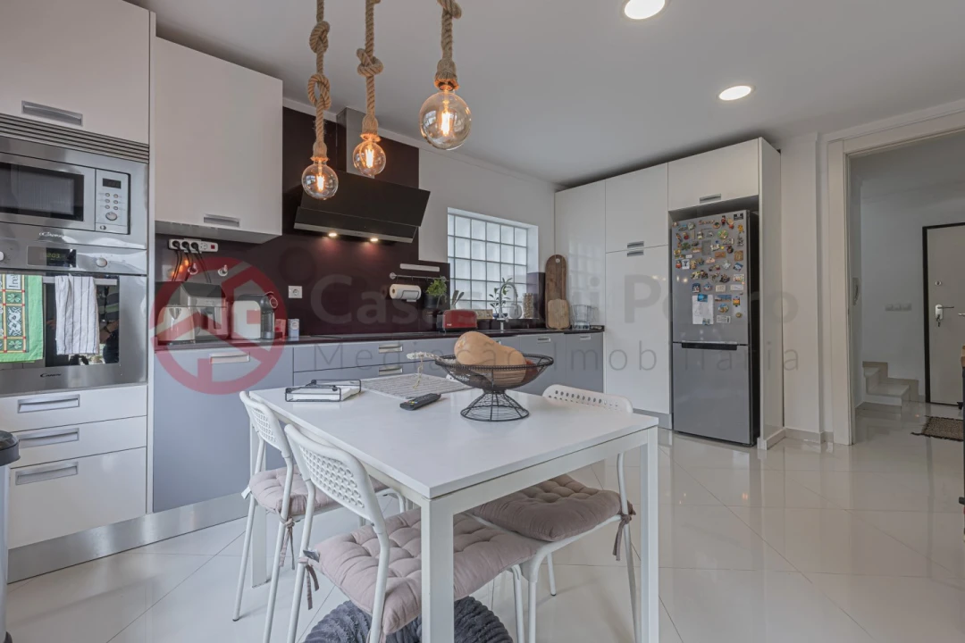 Moradia T4 para Venda em Santo Antonio da Charneca Foto 8