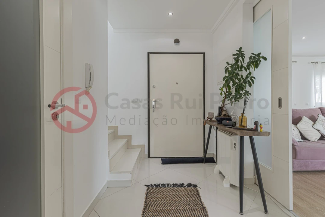 Moradia T4 para Venda em Santo Antonio da Charneca Foto 9