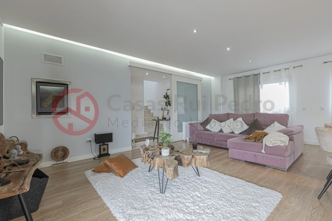 Moradia T4 para Venda em Santo Antonio da Charneca Foto 12