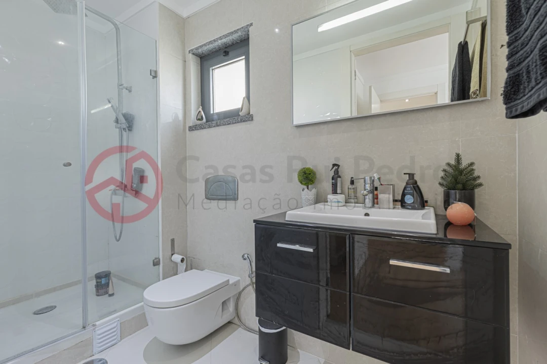 Moradia T4 para Venda em Santo Antonio da Charneca Foto 20