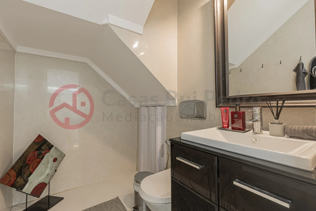 Moradia T4 para Venda em Santo Antonio da Charneca Foto 21