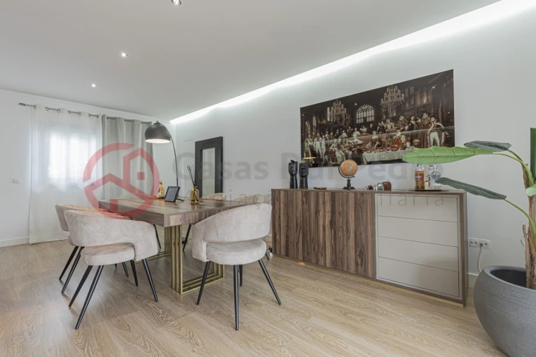 Moradia T4 para Venda em Santo Antonio da Charneca Foto 11