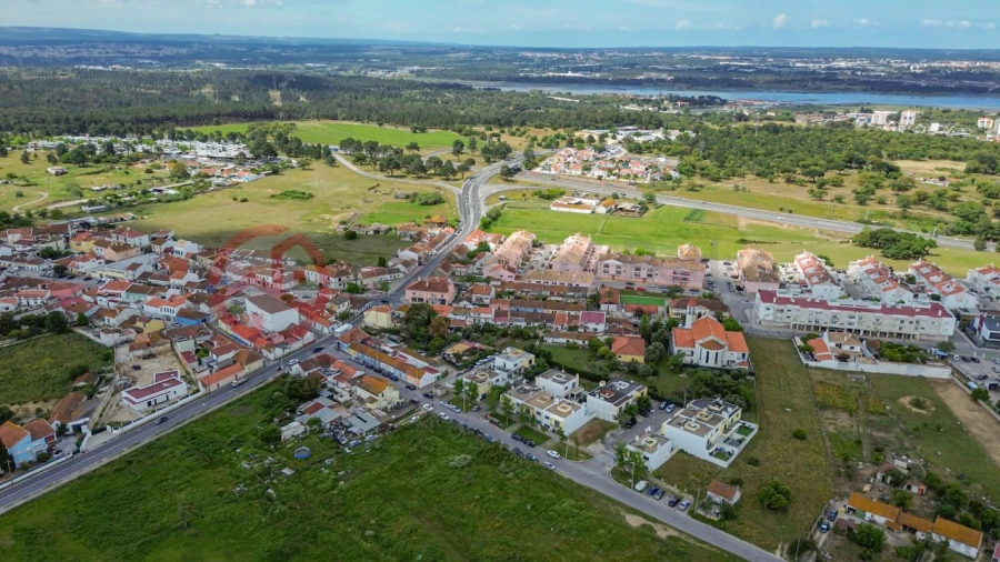 Moradia T4 para Venda em Santo Antonio da Charneca Foto 23