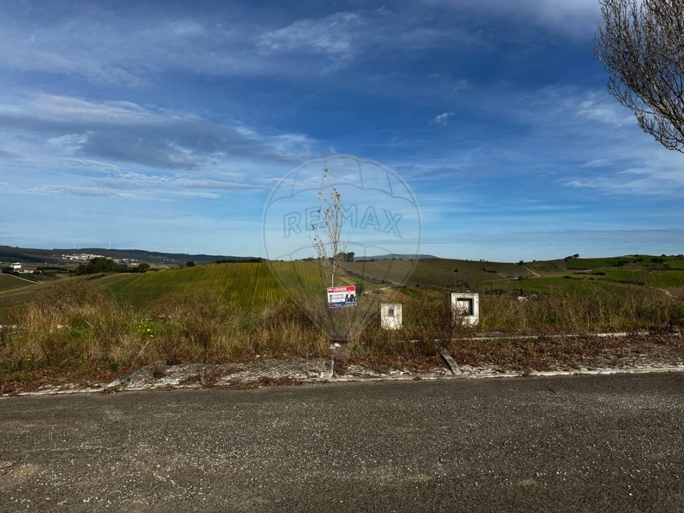 Terreno para Venda em Carvoeira e Carmões Foto 1
