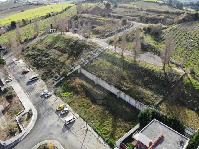Terreno para Venda em Carvoeira e Carmões Foto 3